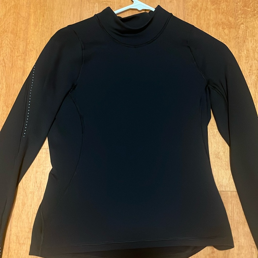 Lululemon Black Warm long sleeve running reflective shirt size 6